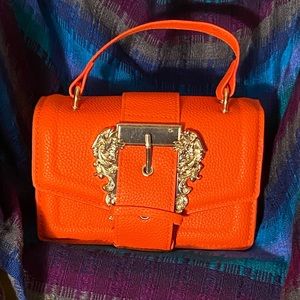 Beautiful buckle pocketbook!!!